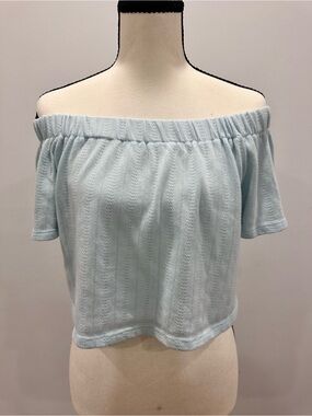 KIMCHI BLUE Off-Shoulder Short Sleeve Knit Crop Top in Light Blue Size Small